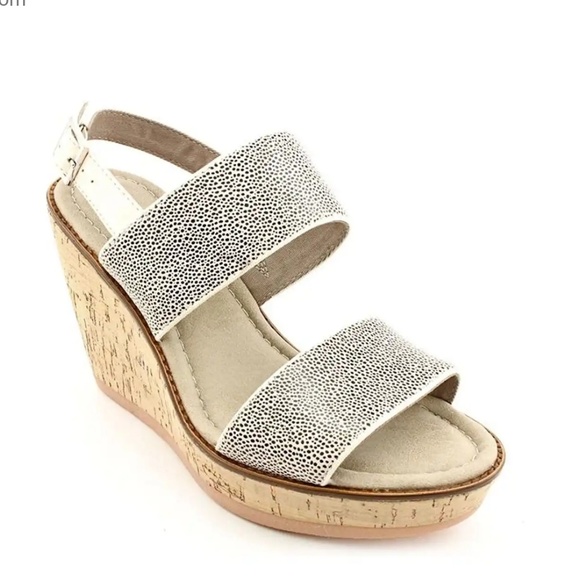 hush puppy wedge sandals